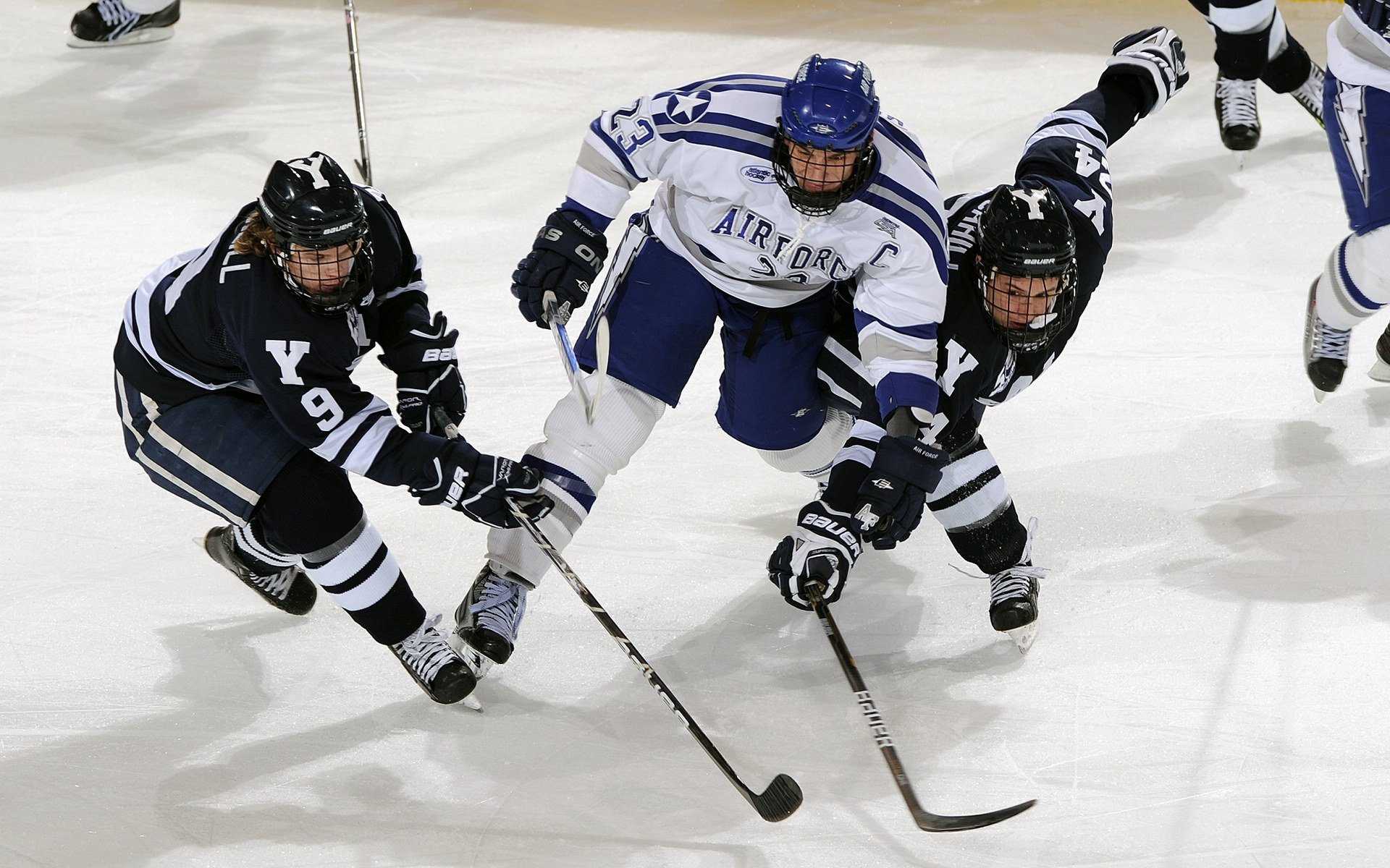 leyu.com-波尔曼在橄榄球冠军锦标赛中展现无与伦比的球场智慧,博尔特橄榄球